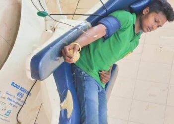 ୧୪ ବର୍ଷିୟ ବାଳକଙ୍କୁ ରକ୍ତଦାନ କରି ବଦାନ୍ୟତା ଦେଖାଇଲେ ୧୦୮ ଆମ୍ବୁଲାନ୍ସ କର୍ମଚାରୀ