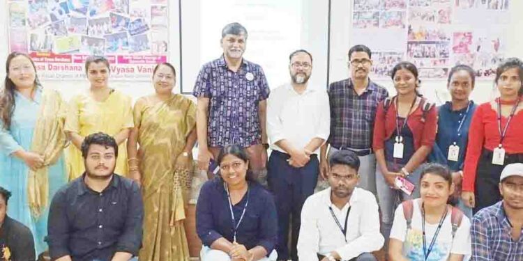 ବାଲେଶ୍ୱର ଫକୀରମୋହନ ବିଶ୍ୱବିଦ୍ୟାଳୟର ସାମ୍ବାଦିକତା ଏବଂ ଗଣଯୋଗାଯୋଗ ବିଭାଗରେ କର୍ମଶାଳା