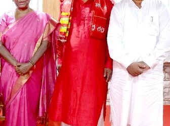 ରାଷ୍ଟ୍ରପତି ମାନନୀୟା ଦ୍ରୌପଦୀ ମୁର୍ମୁଙ୍କୁ ସାକ୍ଷାତ କରି ପାଇକ ବିଦ୍ରୋହକୁ ଭାରତର ପ୍ରଥମ ସ୍ୱାଧୀନତା ସଂଗ୍ରାମର ମାନ୍ୟତା ପ୍ରଦାନ ପାଇଁ ନିବେଦନ