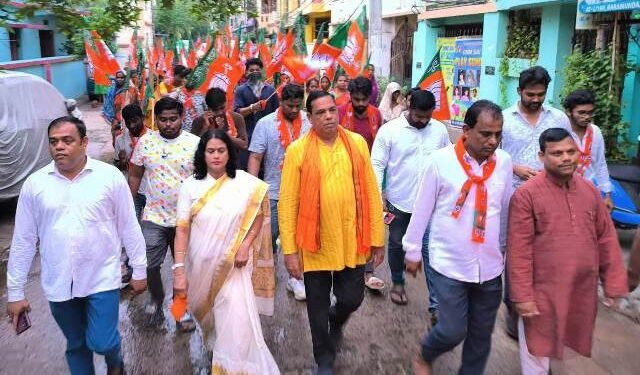 ବରମୁଣ୍ଡା ହାଉସିଂବୋଡ଼ କଲୋନି ବାସିନ୍ଦା ଙ୍କୁ ଜମିପଟ୍ଟା ଦେବା ଦାବୀରେ ବିଜେପିର ବିକ୍ଷୋଭ ପ୍ରଦର୍ଶନ