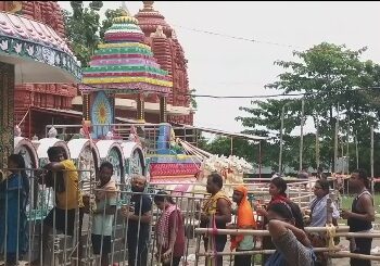 ଲକ୍ଷେଶ୍ୱରଙ୍କୁ ଜଳଲାଗି କଲେ ତିନି ହଜାର କାଉଡ଼ିଆ ଶ୍ରଦ୍ଧାଳୁ