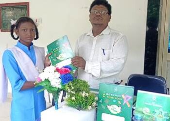 ହାଇସ୍କୁଲରେ ପାଠ୍ୟପୁସ୍ତକ ଓ ଡାଏରୀ ବଣ୍ଟନ