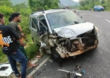 ମୋହନା ବ୍ଳକ ଖରିଗୁଡା ଗ୍ରାମ ପଞ୍ଚାୟତ ଚାଞ୍ଚଡା ପଲି ନିକଟରେ : କାର ସହ ବୋଲେରୋ ମୁହାଁମୁହିଁ ଧକ୍କା