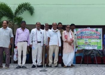 ବରଗଛ ସୁରକ୍ଷା ସମିତି ଏବଂ ଓଡ଼ିଶା ଆଦର୍ଶ ବିଦ୍ୟାଳୟର ମିଳିତ ପ୍ରୟାସ : ରୋପିତ ହେଲା ୨୦୮ ବଟ ଓସ୍ତ ବୃକ୍