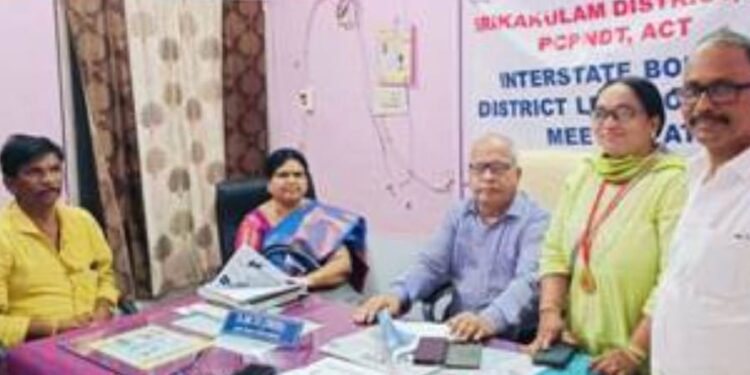 ଆନ୍ଧ୍ରର ଶ୍ରୀକାକୁଲମ ଜିଲ୍ଲା ଓଡ଼ିଶାର ଗଜପତି ଜିଲ୍ଲା ସ୍ବାସ୍ଥ୍ୟ ସମିତିର ପରିବାର କଲ୍ୟାଣ ବିଭାଗ ପକ୍ଷରୁ ଜିଲ୍ଲାସ୍ତରୀୟ ବୈଠକ କାର୍ଯ୍ୟକ୍ରମ ଅନୁଷ୍ଠିତ
