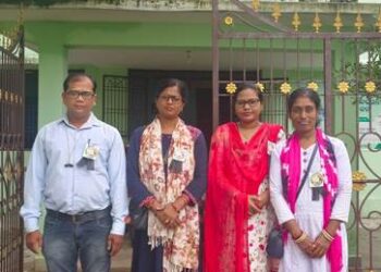 କଳାବ୍ୟାଜ ପରିଧାନ କରି ଗ୍ରାମ୍ୟ କୃଷି କର୍ମଚାରୀଙ୍କ ଆନ୍ଦୋଳନ