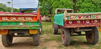 ନମ୍ବର ବିହୀନ ଟ୍ରାକ୍ଟରରେ ବାଲି ଚୋରା ଚାଲାଣ : ୨ ଟ୍ରାକ୍ଟର ଜବତ