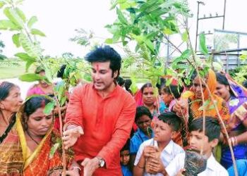 ଆକାଶଙ୍କ ‘ମିଶନ୍‍ ସବୁଜ କୋରେଇ’ ଅଭିଯାନରେ ବୃକ୍ଷରୋପଣ ଓ ବୃକ୍ଷବଣ୍ଟନ