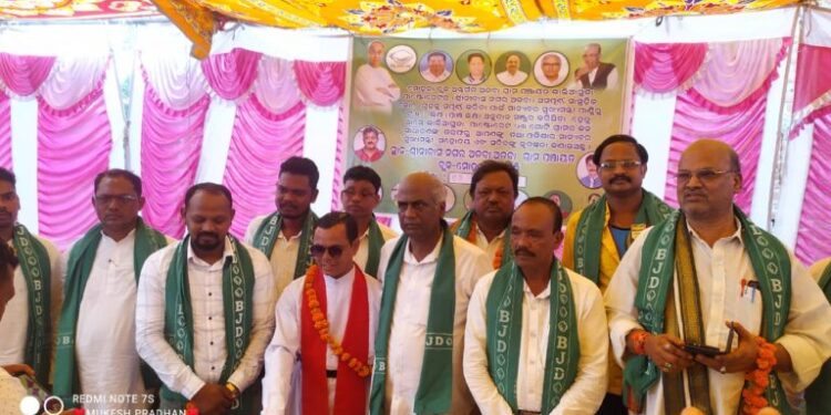 ଅଡ଼ବା ଗ୍ରାମ ରେ ମନ୍ଦିର : ଚର୍ଚ ଉଦଘାଟନୀ କାର୍ଯ୍ୟ କ୍ରମରେ ଯୋଗ ଦେଲେ ଜିଲ୍ଲା ସଭାପତି