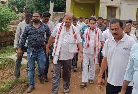 ମନ୍ତ୍ରୀ ଅଶୋକ ପଣ୍ଡା ଏବଂ ପ୍ରଫୁଲ୍ଲ ମଲ୍ଲିକ ଙ୍କ ସୁନ୍ଦରପଦା ଜଟଣୀ ରାସ୍ତାର କ୍ଷେତ୍ର ପରିଦର୍ଶନ