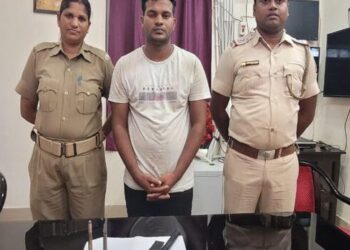 ବୁର୍ଲା : ଦେଶୀବନ୍ଧୁକ ଓ ଜୀବନ୍ତ ଗୁଳି ଜବତ – ଯୁବକ ଗିରଫ