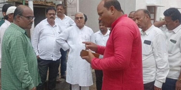 ବ୍ରହ୍ମପୁର ସାଂସଦ ଚନ୍ଦ୍ର ଶେଖର ସାହୁଙ୍କ ଙ୍କ ପାରଳାଖେମୁଣ୍ଡିସ୍ଥିତ ମୁଖ୍ୟ ଚିକିତ୍ସାଳୟ ପରିଦର୍ଶନ