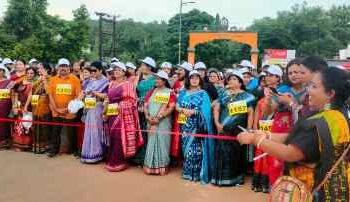ଓଡିଶା ହସ୍ତତନ୍ତ ପରିଧାନ ସହିତ ଓଡିଶାର ପ୍ରଥମ ହସ୍ତତନ୍ତ ୱାକାଥନର ଆୟୋଜନ କରିଛି ସ୍ୱାଭିମାନୀ ଓଡିଆ ୱମେନ୍ସ ୱାର୍ଲ୍ଡ