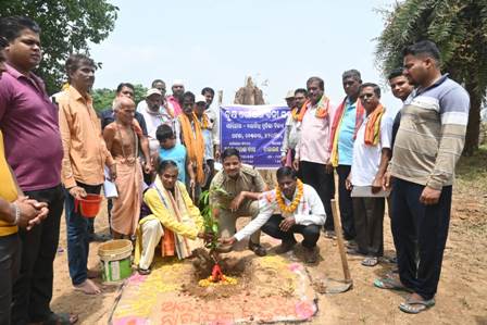 ୪୨ମୌଜାରେ “ମୋ ପରିବେଶ”, “ମୋ ଦାୟିତ୍ୱ” କାର୍ଯ୍ୟକ୍ରମ ଅନୁଷ୍ଠିତ