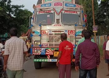 ଟ୍ରକ ଓ ସ୍କଟି ଧକାରେ ସ୍କଟି ଚାଳକ ମୁର୍ତ୍ତୃ