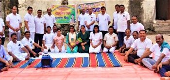 ବ୍ୟାସନଗର ମହାବିଦ୍ୟାଳୟ ନିତ୍ୟ ଯୋଗ କକ୍ଷ ପକ୍ଷରୁ ଓସିଏସରେ ସଫଳ ଛାତ୍ରୀ ସୁଚେତଙ୍କୁ ସମ୍ବର୍ଦ୍ଧନା