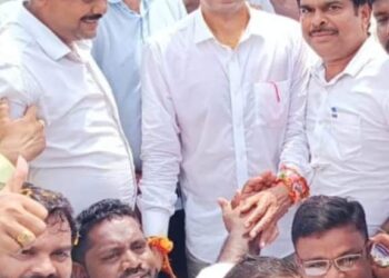 ଜଟଣୀ ରେ ୫ଟି ସଚିବ ହଜାର ହଜାର ଲୋକଙ୍କ ସମାଗମ:ଶତାଧିକ ଅଭିଯୋଗ ଗ୍ରହଣ, ସମାଧାନର ଦେଲେ ପ୍ରତିଶ୍ରୁତି