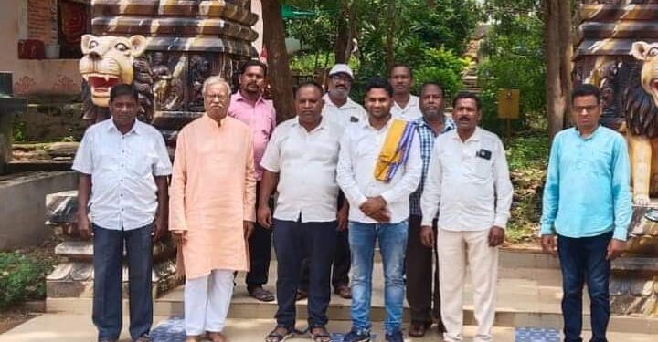 ପଶ୍ଚିମ ଓଡ଼ିଶା ବିକାଶ ପରିଷଦ ସଦସ୍ୟଙ୍କ ଅମାଠ ଶିବମନ୍ଦିର ଦର୍ଶନ ସହ ମନ୍ଦିର ଉନ୍ନତିକରଣ ପାଇଁ ଆଲୋଚନା