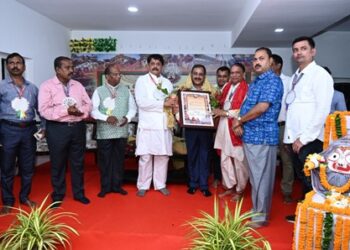 ତୃତୀୟ ବିଶ୍ୱ ନିୟନ୍ତାଙ୍କ ରଥ ସେବା ସମ୍ମାନ