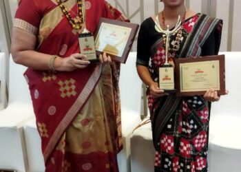 ଜେକେ ଗ୍ରୁପ୍ ର ମାନବ ସମ୍ବଳ ପ୍ରବନ୍ଧ ସମ୍ମିଳନୀ ରେ ଜେକେ ଅର୍ଗାନାଇଜେସନ ପକ୍ଷରୁ ଡାଃ ପଦ୍ମା ୟଶବନ୍ତ ଏବଂ ତେଜସ୍ବୀନି ପେଦେଣ୍ଟିଙ୍କୁ “ନାରୀଶକ୍ତି ସମ୍ମାନ “