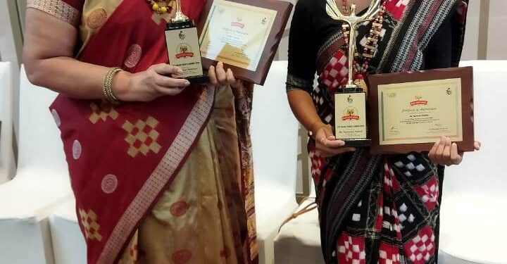 ଜେକେ ଗ୍ରୁପ୍ ର ମାନବ ସମ୍ବଳ ପ୍ରବନ୍ଧ ସମ୍ମିଳନୀ ରେ ଜେକେ ଅର୍ଗାନାଇଜେସନ ପକ୍ଷରୁ ଡାଃ ପଦ୍ମା ୟଶବନ୍ତ ଏବଂ ତେଜସ୍ବୀନି ପେଦେଣ୍ଟିଙ୍କୁ “ନାରୀଶକ୍ତି ସମ୍ମାନ “