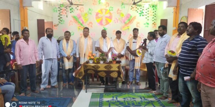 ଓଡ଼ିଶାର ବିକାଶ ପଥରେ ଟାଣ୍ଡିଗୁଡା ଗ୍ରାମ ପରିଦର୍ଶନ କଲେ ବିଜେଡ଼ି ଗଜପତି ଜିଲ୍ଲା ସଭାପତି