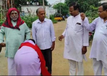 ପାରଳାଖେମୁଣ୍ଡି ସ୍ଥିତ ସରସ୍ଵତୀ ଶିଶୁ ବିଦ୍ୟା ମନ୍ଦିର ପରିସରରେ ଗୁରୁ ଦିବସ ପାଳିତ