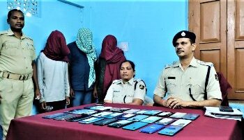 କୋରାଇ ପୁଲିସକୁ ବଡ଼ସଫଳତା ୩ମୋବାଇଲି ଲୁଟେରା ଗିରଫ : ୩୦ମୋବାଇଲି ଜବତ