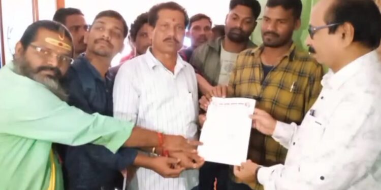 ଉତ୍କଳ ଆଲୁମିନା ମଜଦୁର ସଂଘ ପକ୍ଷରୁ ୩୧ ଦଫା ଦାବି ପତ୍ର ପ୍ରଦାନ