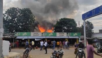 ଗ୍ୟାସ ଲିକରୁ ହୁତୁ ହୁତୁ ହୋଇ ଜଳିଗଲା ଲୁହାଗୁଡି ଡାବା ହୋଟଲ : ଲକ୍ଷଦିକ ଟଙ୍କା କ୍ଷେତି