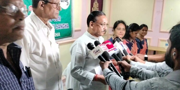ଓଡିଶା ଜୀବୀକା ମିଶନର ମୁଖ୍ୟ ଊବ୍ଦେଶ୍ୟ  : ରାଜ୍ୟ ସ୍ତରୀୟ ମହାସଂଘ ଗଠନ କରି ସରକାରକଂ ନିକଟରେ କିଛି ଦାବୀ ଊପସ୍ଥାପନା