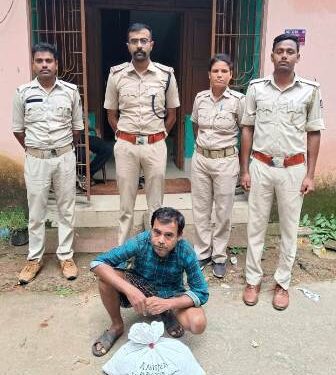 ଅବକାରୀ ବିଭାଗ ପକ୍ଷରୁ ଚଢାଉ : ୩ କିଲୋ ଗଞ୍ଜେଇ ଜବତ,ଜଣେ ଗିରଫ