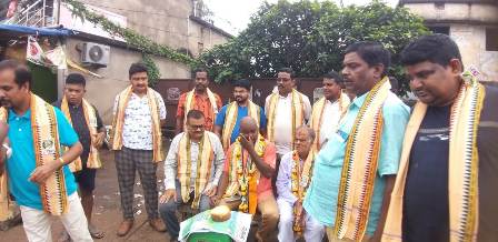 ଗୁରୁଦିବସରେ ଫୁଲନଖରା ଛକ ସକାଳ ଚା ଖଟିରେ ଗୁରୁପୂଜା