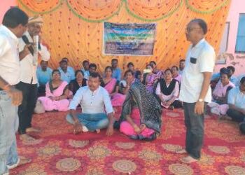 ରାଜ୍ୟ ସରକାର ଙ୍କୁ ଛାତ୍ର ଛାତ୍ରୀ ଙ୍କ ନିବେଦନ : ଆମ ଶିକ୍ଷକ ଶିକ୍ଷୟତ୍ରୀ ଙ୍କ ଦାବି ପୂରଣ କର – ଆମେ ସ୍କୁଲ ଯାଇ ପାଠ ପଢ଼ିବୁ