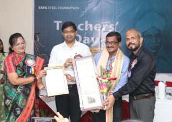 ଟାଟା ଷ୍ଟିଲ୍ ଫାଉଣ୍ଡେସନ ପକ୍ଷରୁ ଗୁରୁ ଦିବସରେ ଶିକ୍ଷକମାନଙ୍କୁ ସମ୍ବର୍ଦ୍ଧନା