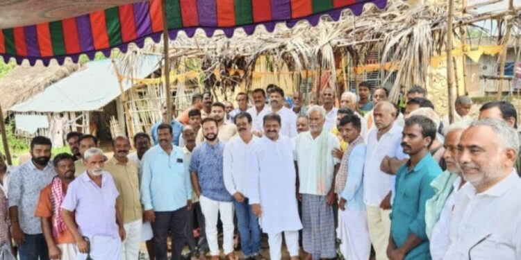 ହାଇଟେକ୍ ଗ୍ରୁପ ର ଅଧକ୍ଷ ତିରୁପତି ପାଣିଗ୍ରାହୀ ଙ୍କ ଦ୍ଵାରା ଗୋଷାଣୀ ଗ୍ରାମ ପଞ୍ଚାୟତର ଆଙ୍କୁଡୁ ଗ୍ରାମରେ ନୂତନ ରାମ ମନ୍ଦିର ସକାଶେ ଭୂମି ପୂଜନ