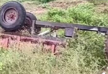 ଗଛରେ ପିଟିହେଲା ଟ୍ରାକ୍ଟର, ୩ ଜଣ ଆହତ