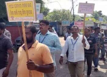 ପାରଳାଖେମୁଣ୍ଡି ଠାରେ ଓଡିଶା ମୋଟର ଚାଳକ ସଂଘତରଫରୁ ଚାଳକ ଦିବସ ପାଳିତ