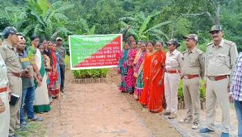 ପାରଳାଖେମଣ୍ଡ ବନଖଣ୍ଡର ବିଭିନ୍ନ ବନାଞ୍ଚଳରେ ମହିଳା ସ୍ବୟଂ ସହାୟକ ଙ୍କୁ ଚାରା ଉପାଦନ ପାଇଁ ନର୍ସରୀ ତଥା ପ୍ରସ୍ତୁତ କରିବା ପ୍ରଶିକ୍ଷଣ ଶିବିର