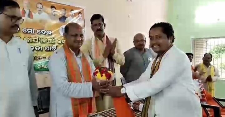 ମୋହନା ବିଧାନସଭା ଗସ୍ତରେ ରାଜ୍ୟ ବିଜେପି ସଭପତି ମୋର ଦେଶ ମୋମାଟି କାର୍ଯ୍ୟକ୍ରମ
