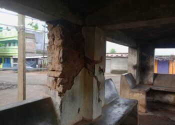 ବିପଦ ସଙ୍କୁଳ ଅବସ୍ଥାରେ ଭ୍ରମରପୁର ଯାତ୍ରୀ ବିଶ୍ରାମ ଗାର