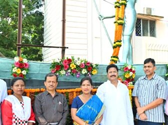 ସୂଚନା ଓ ଲୋକସଂପର୍କ ବିଭାଗ ପକ୍ଷରୁ : ଲୋକନାୟକ ଜୟପ୍ରକାଶ ନାରାୟଣଙ୍କ ଜୟନ୍ତୀ ଓ ଶହୀଦ ବାଜିରାଉତଙ୍କ ବଳିଦାନ ଦିବସ ଅବସରରେ ଶ୍ରଦ୍ଧାଞ୍ଜଳି