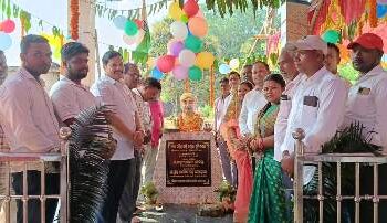 ଶହୀଦ ସ୍ତମ୍ବରେ ପୁଷ୍ପମାଲ୍ୟ ଅର୍ପଣ କରି ଶହୀଦ ମାନଙ୍କ ବୀରତ୍ୱର ଗାଥା ବର୍ଣ୍ଣନା କଲେ ଦଶପଲ୍ଲା ବିଧାୟକ