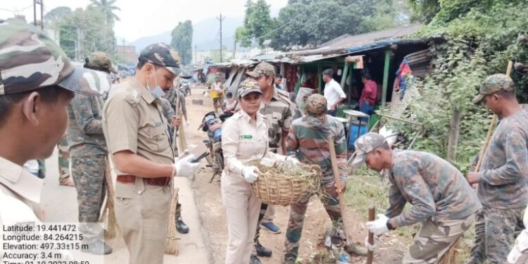 ମୋହନା ବନ ବିଭାଗ କର୍ମଚାରୀ ଙ୍କ ଦ୍ଵାରା ବଜାର ସଫେଇ କାର୍ଯ୍ୟକ୍ରମ ଶେଷ