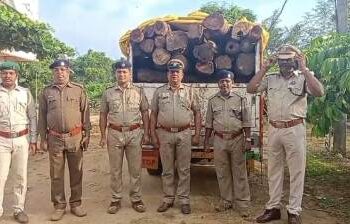 କାଶୀନଗର ଥାନା ଅଞ୍ଚଳରୁ ଆନ୍ଧ୍ର କୁ ଚୋରା ଚାଲାଣ ବେଳେ ଲକ୍ଷାଧିକ ଟଙ୍କାର ଶାଗୁଆନ କାଠ ଜବତ ଡ୍ରାଇଭର ଅଟକ
