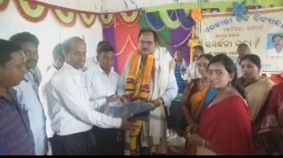 ଛେଳିଗଡ ଉଚ୍ଚ ବିଦ୍ୟାଳୟ ରୁ ବିଦାୟ ନେଲେ ପ୍ରଧାନ ଶିକ୍ଷକ