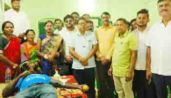 ମୁଖ୍ୟମନ୍ତ୍ରୀଙ୍କ ୭୮ ତମ ଜନ୍ମ ଦିବସରେ ଗୋରୁମହିଷାଣୀ କଲ୍ୟାଣ ମଣ୍ଡପ ପରିସରରେ ବିଜୁ ଯୁବ ଓ ଛାତ୍ର ସଂଗଠନ ଆନୁକୁଲ୍ୟରେ ରକ୍ତଦାନ ଶିବିରରେ ୬୩ ୟୁନିଟ ରକ୍ତ ସଂଗୃହୀତ