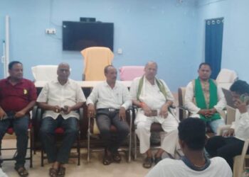 ମୋହନା, ଓ ନୁଆଗଡ ବ୍ଳକର ବିଭିନ୍ନ କାର୍ଯ୍ୟକ୍ରମରେ ଯୋଗଦେବାକୁ ଯୋଗାଣ ମନ୍ତ୍ରୀ ଗ୍ରସ୍ତକୁ ନେଇ ମୋହନାରେ ପ୍ରଶୃତି ବୈଠକ ଅନୁଷ୍ଠିତ
