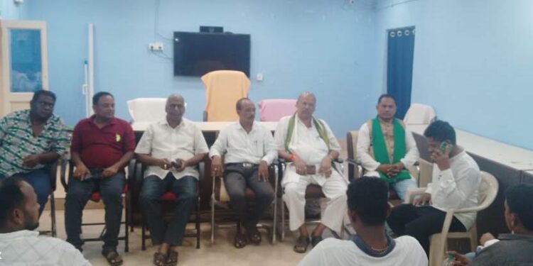 ମୋହନା, ଓ ନୁଆଗଡ ବ୍ଳକର ବିଭିନ୍ନ କାର୍ଯ୍ୟକ୍ରମରେ ଯୋଗଦେବାକୁ ଯୋଗାଣ ମନ୍ତ୍ରୀ ଗ୍ରସ୍ତକୁ ନେଇ ମୋହନାରେ ପ୍ରଶୃତି ବୈଠକ ଅନୁଷ୍ଠିତ