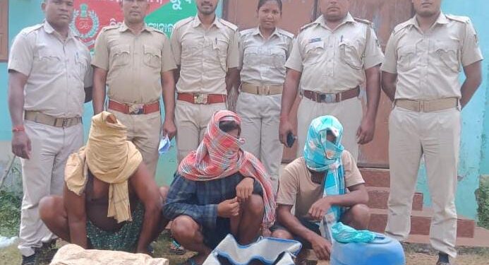 ଅବକାରୀ ବିଭାଗ ପକ୍ଷରୁ ଚଢାଉ : ବିପୁଳ ମଦ ଜବତ – ୫ ଜଣ ଗିରଫ